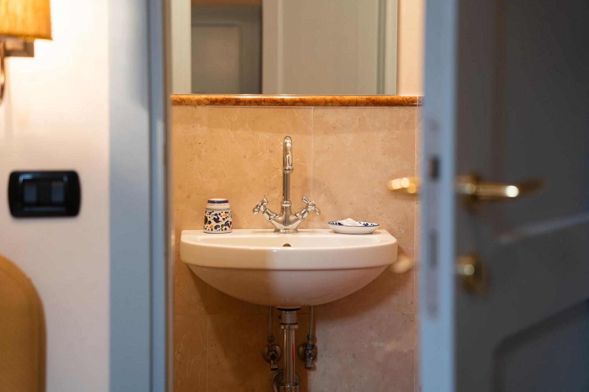 B&B Porta Perugina Беваня Екстериор снимка