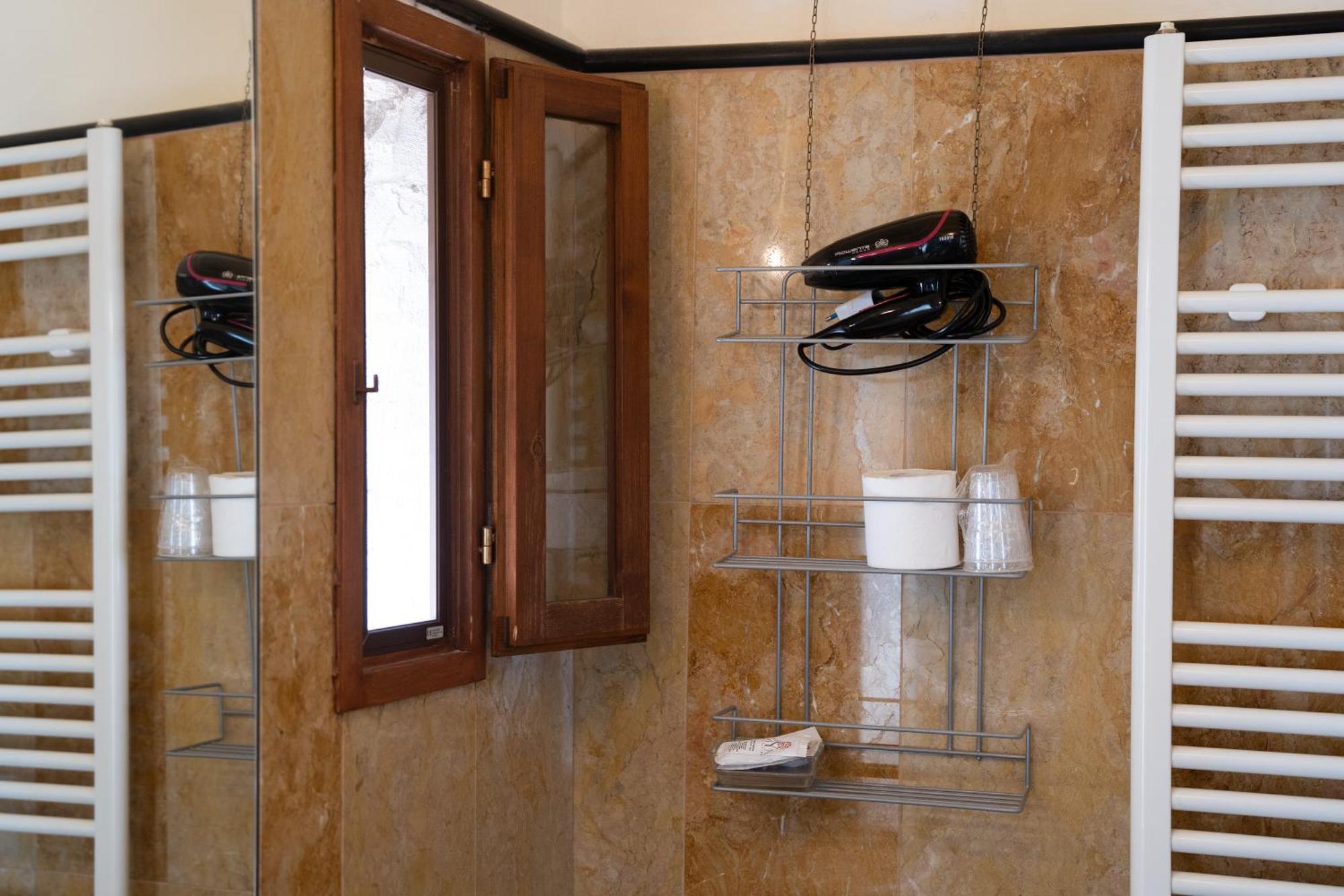 B&B Porta Perugina Беваня Екстериор снимка